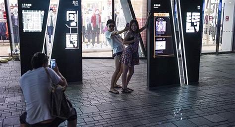 Pinay public sex scandal trending, public mall fitting room sex.